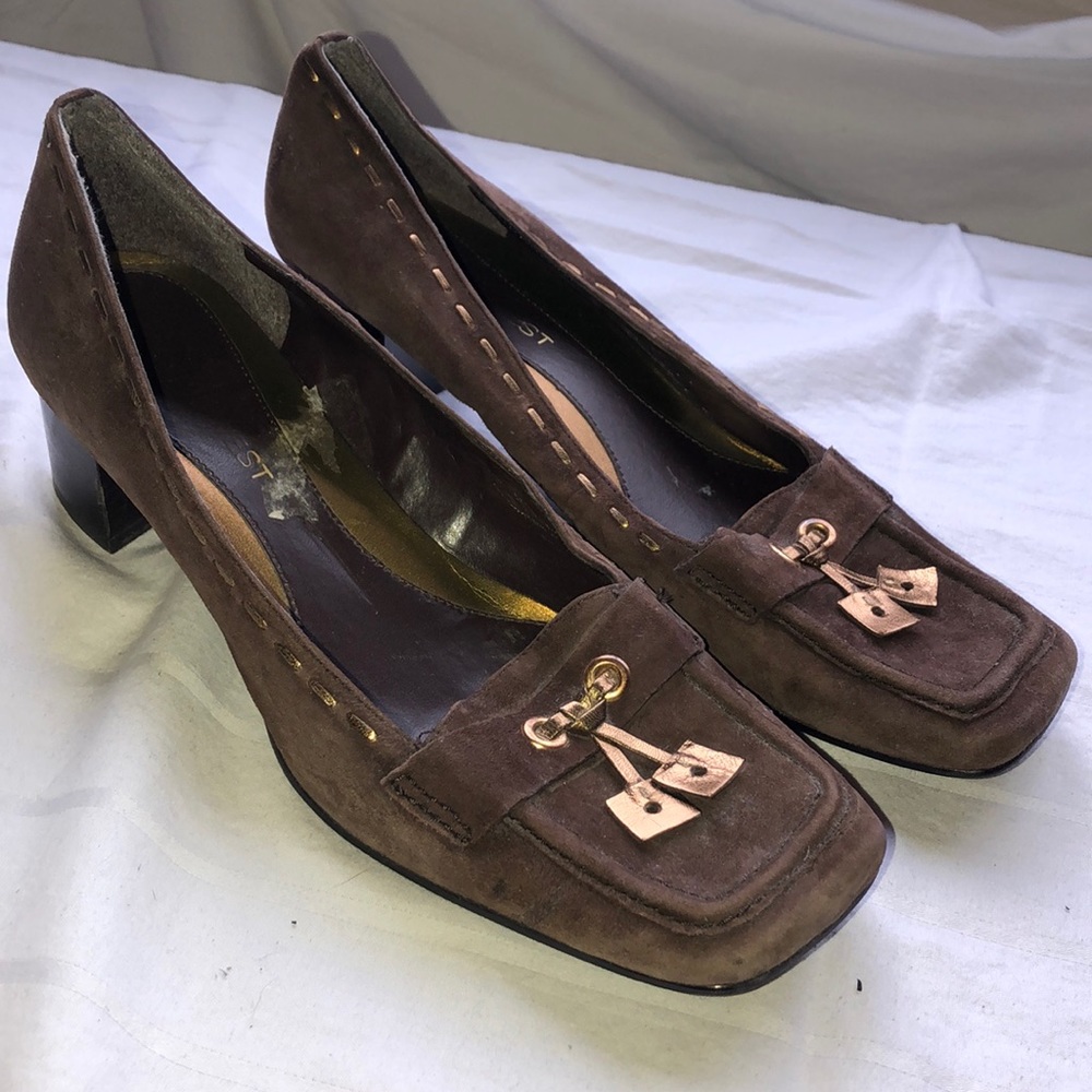 Nine West brown suede pumps with gold accents